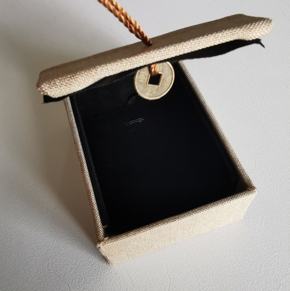 Small Oriental Style Jewelry Box Beige Fabric - Picture 2 of 2